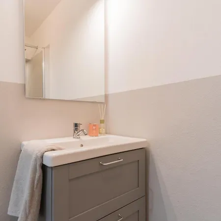 Architect's Loft By Rent Apartment